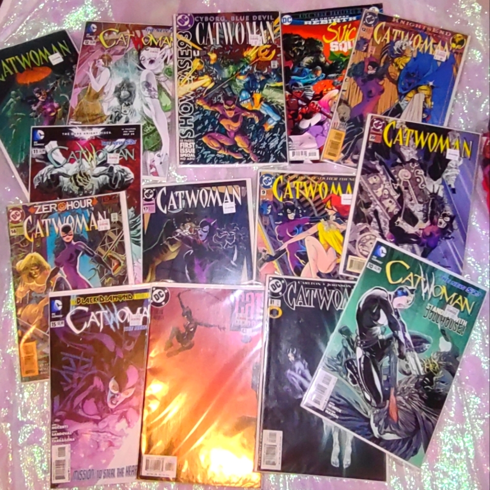14 DC Comics Catwoman Comic Book Lot